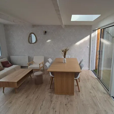 Maison Plein Centre à 100 M De La *