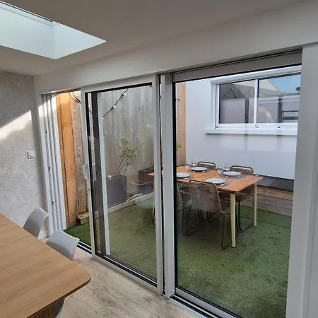 Maison Plein Centre A 100 M De La 아파트